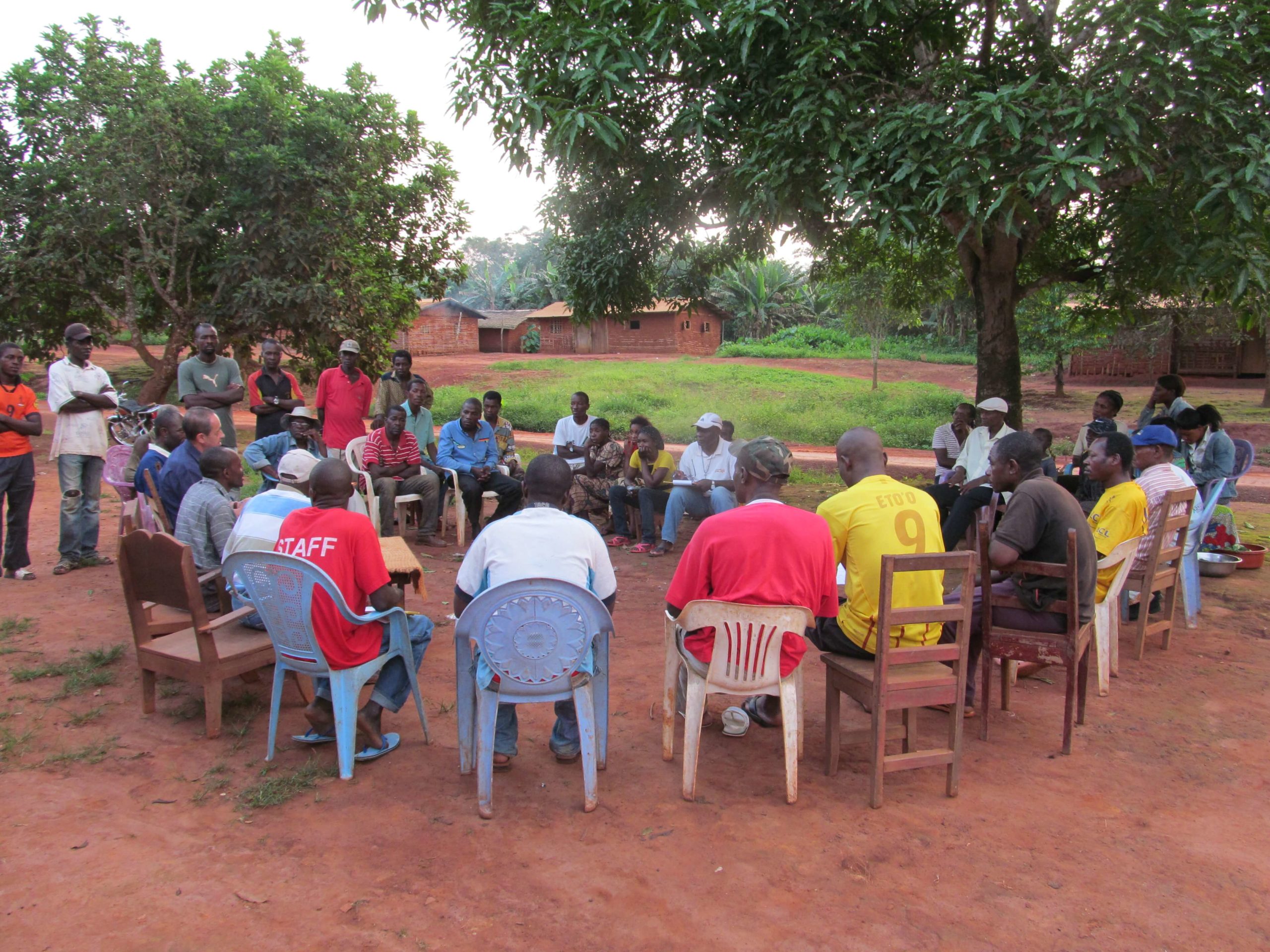 Education à la foresterie communautaire dans la Réserve du DJA