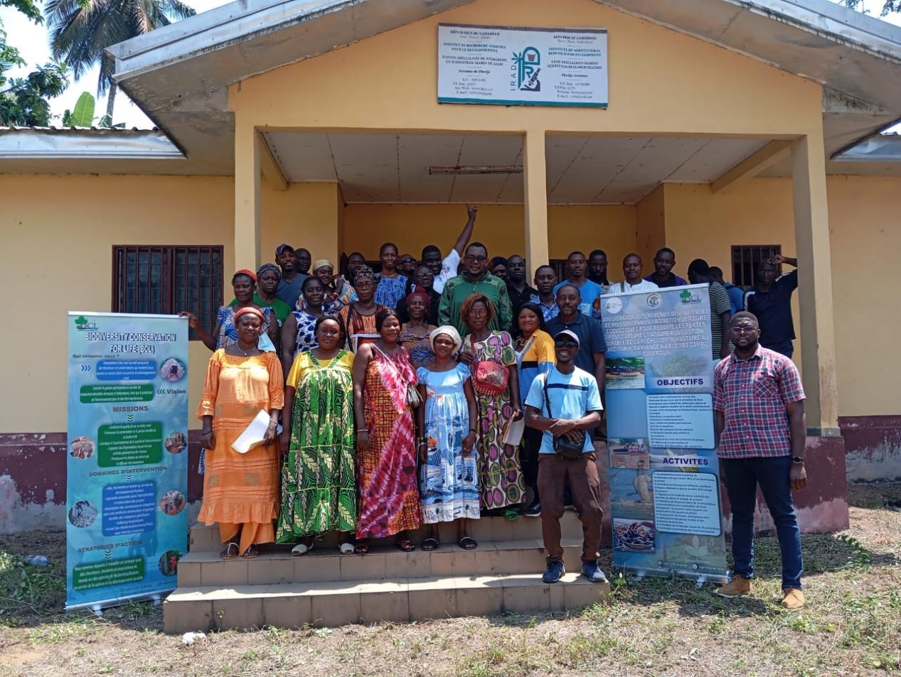 Atelier de formation aux bonnes pratiques de fumage — pêcheurs et fumeuses de poissons, Ebodjé